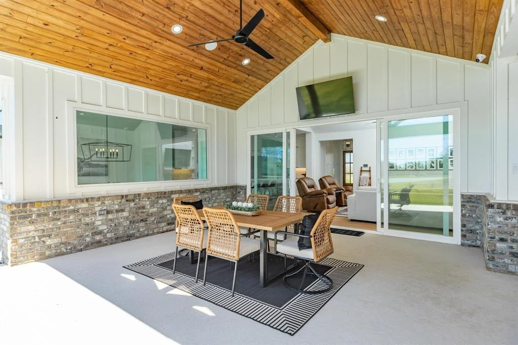 Photo of 7827 County Road 400