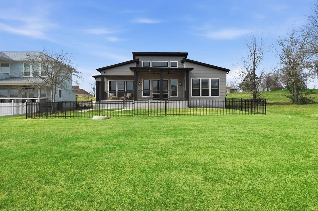 Photo of 255 Peninsula Drive
