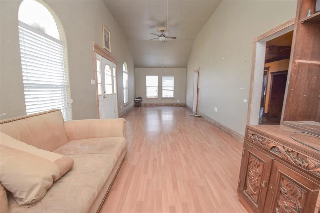 Photo of 529 W 4th Street