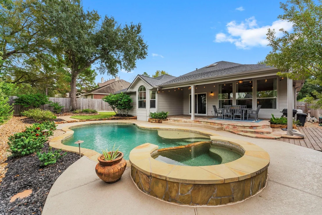 Photo of 959 Stoneglade Drive