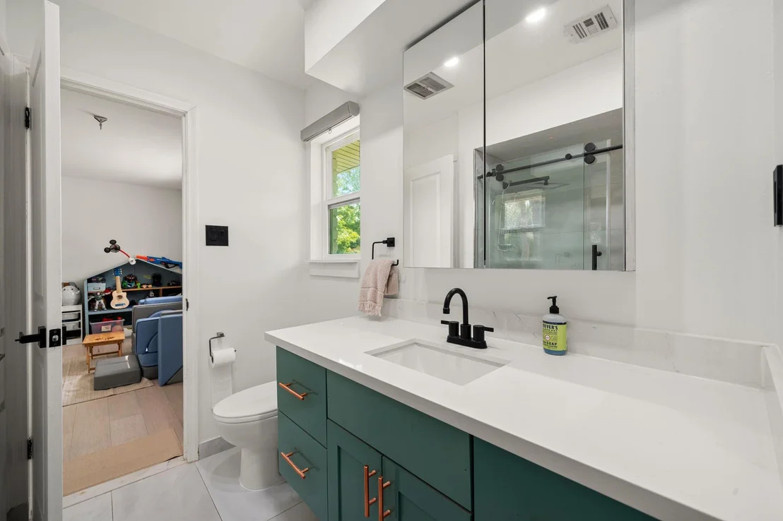 Photo of 2211 Pomeran Drive