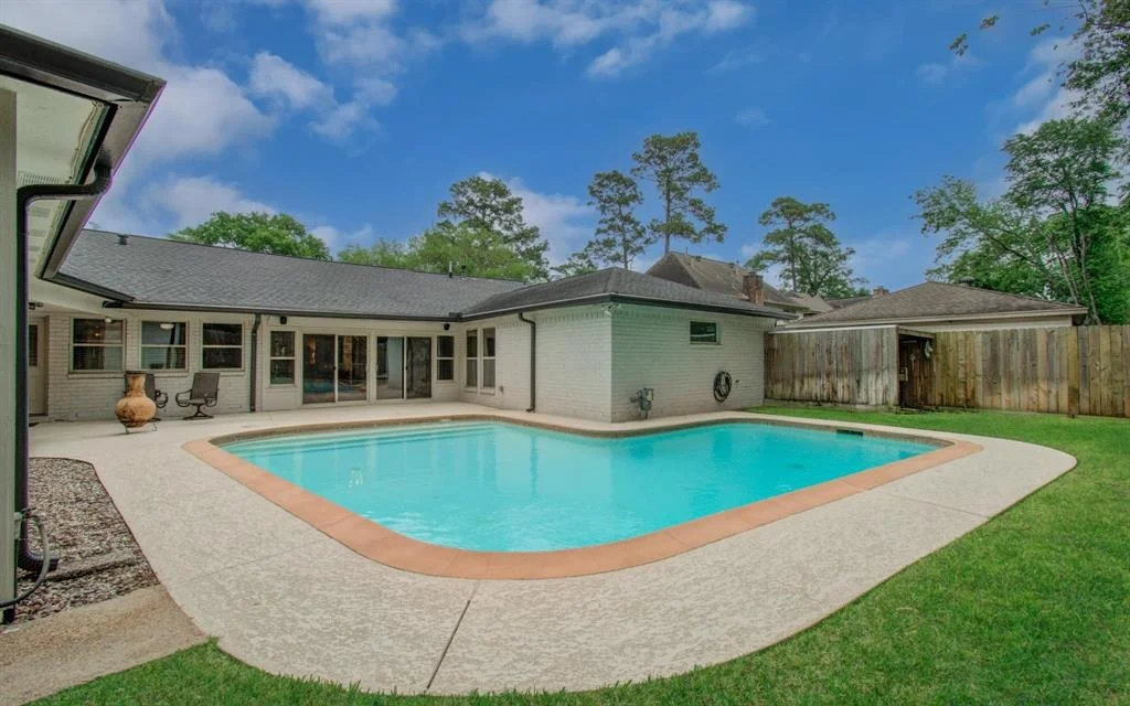 Photo of 16615 Sir William Drive