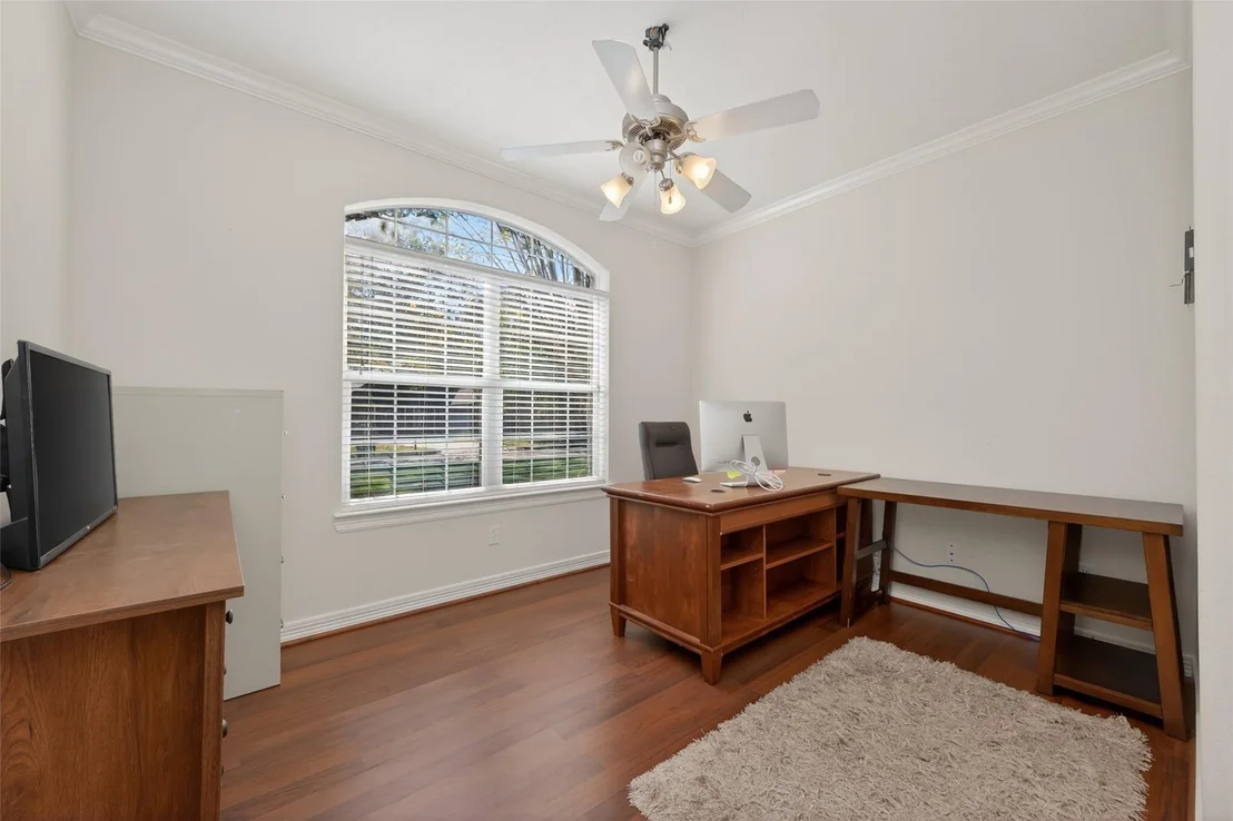 Photo of 3327 Willowbend Road