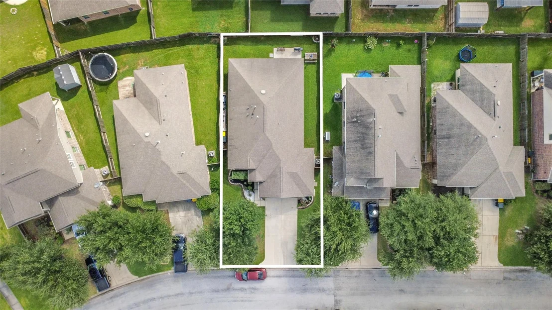 Photo of 652 Maple Point Drive E