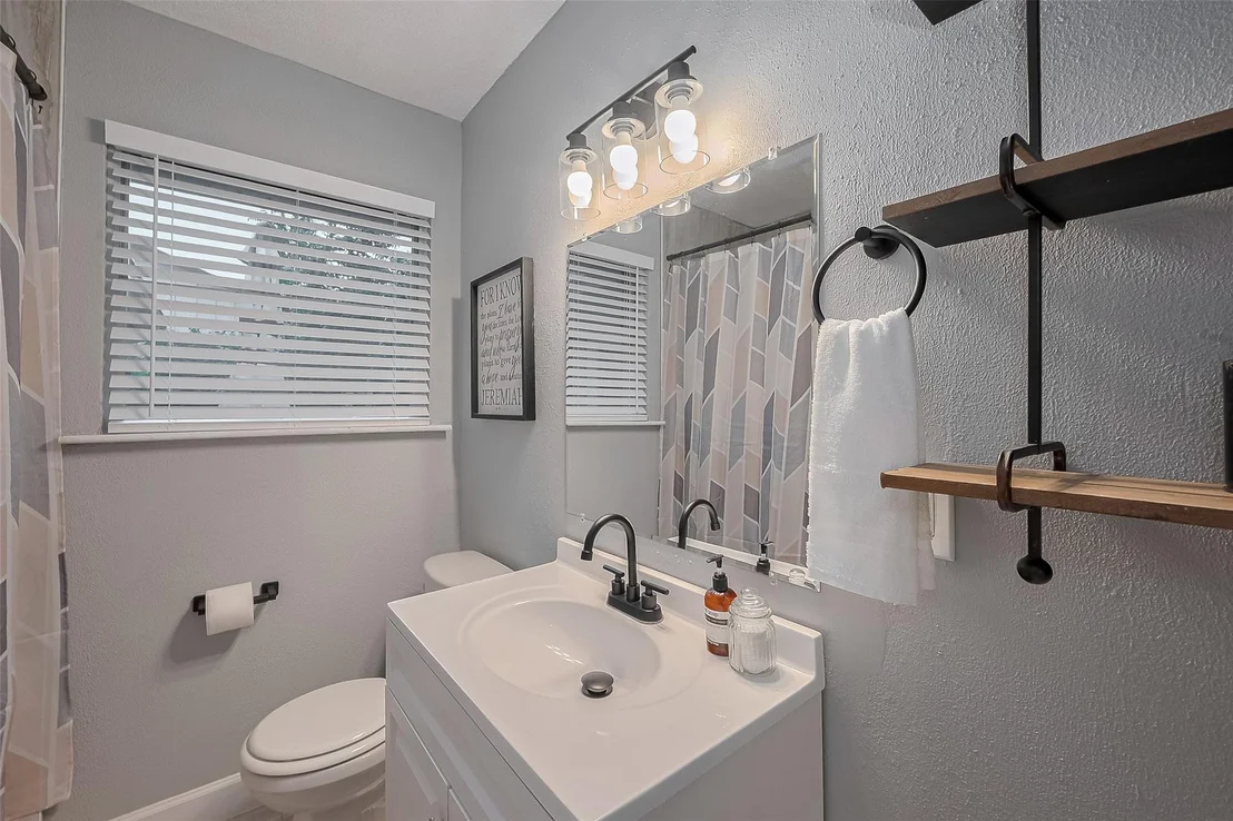 Photo of 2218 Silverbonnet Street