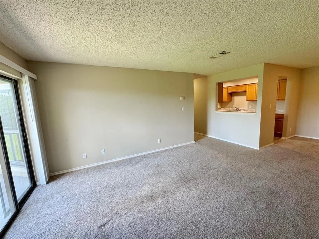 Photo of Unit 12A at 2501 Gulf Freeway