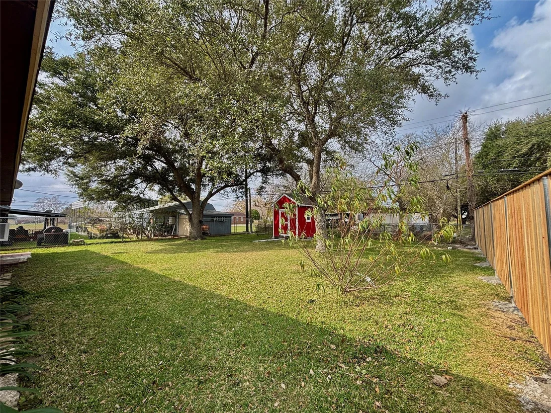 Photo of 1615 Meadowview Drive