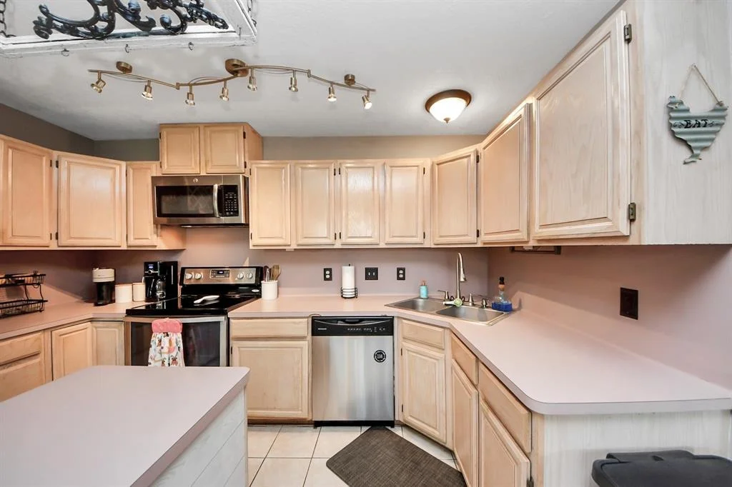 Photo of 2410 Lily Lane