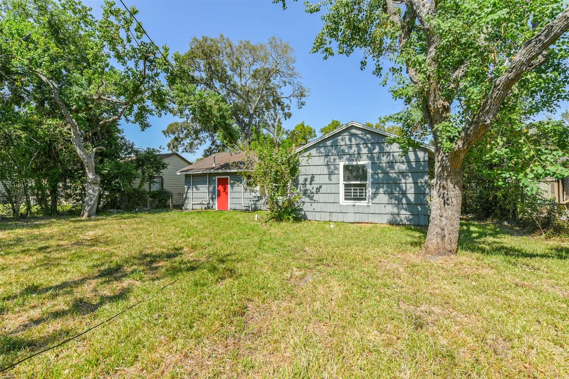 Photo of 5746 Lakefield Drive