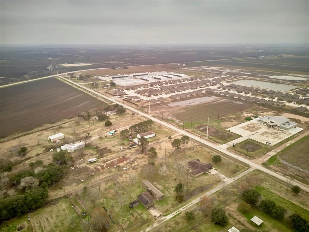 Photo of 8310 Power Line Road