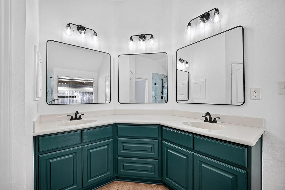 Photo of 5606 Walnut Glen Lane