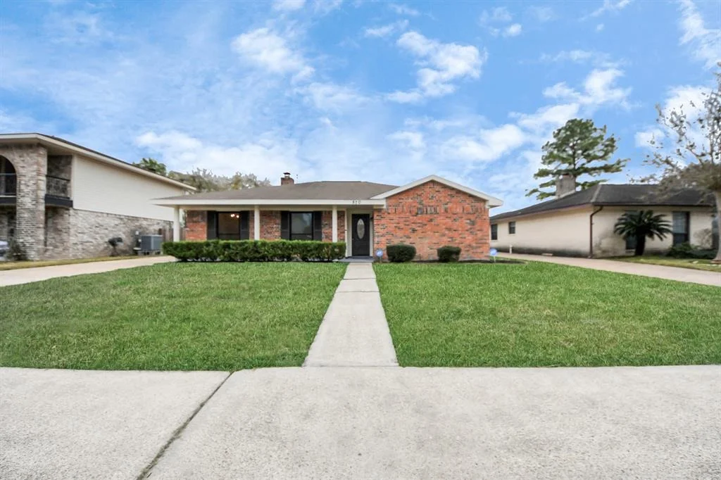 Photo of 870 Seamaster Drive