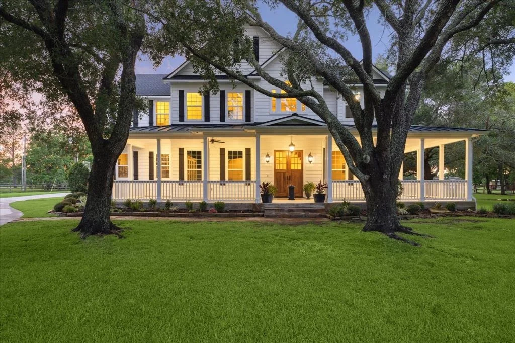 Photo of 1508 Falling Leaf Drive
