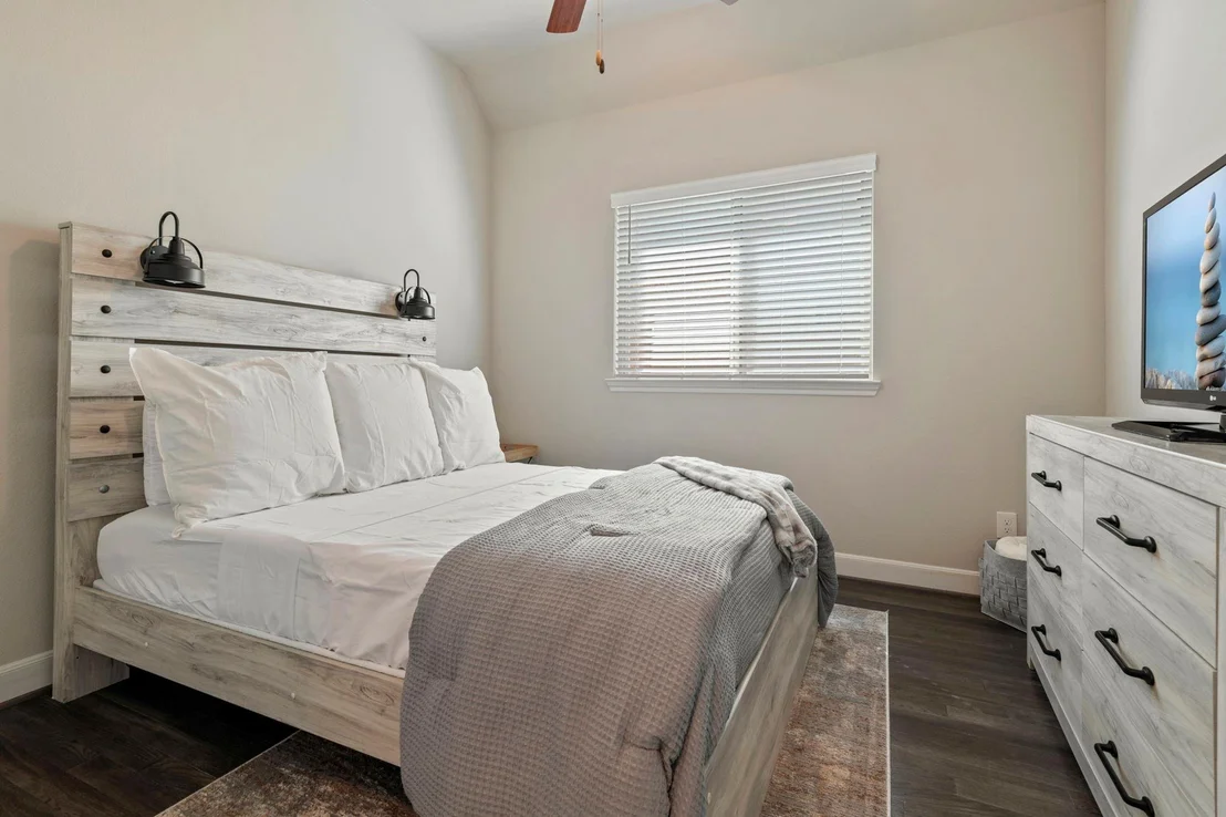 Photo of 10202 Lewis Lane