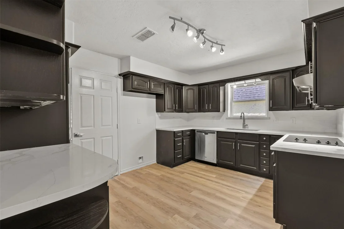 Photo of 3834 Gladeridge Drive