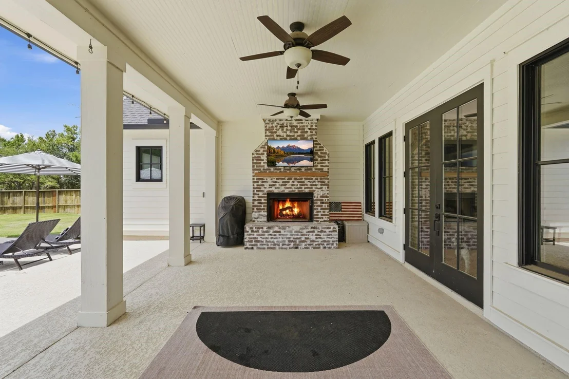 Photo of 6533 Auburn Lakes Drive
