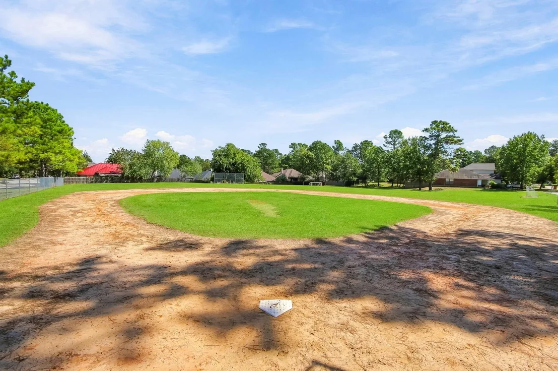 Photo of 12222 Hawthorne Drive