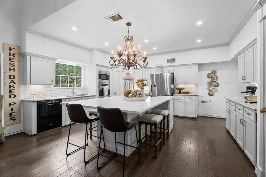 Photo of 15902 Guinstead Drive