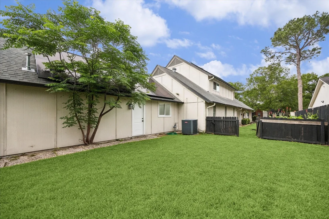 Photo of 10602 Riverview Drive
