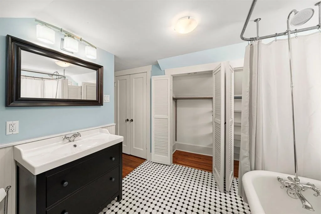 Photo of 401 Omar Street