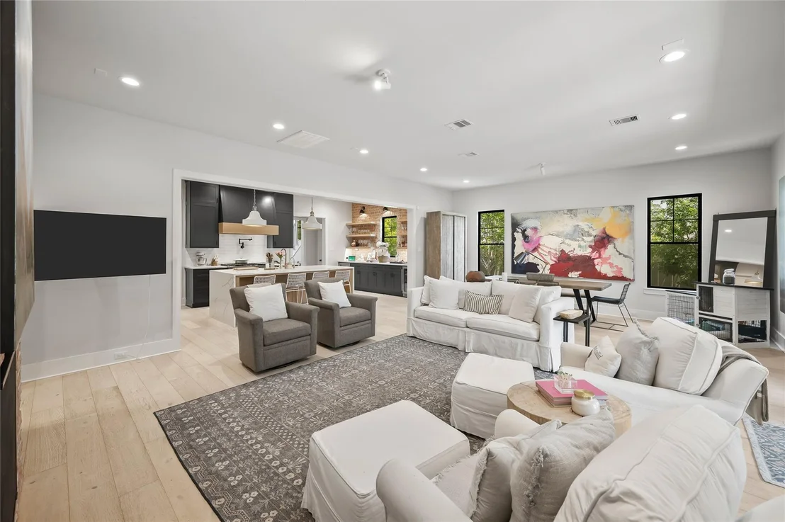 Photo of 2007 Gardenia Drive