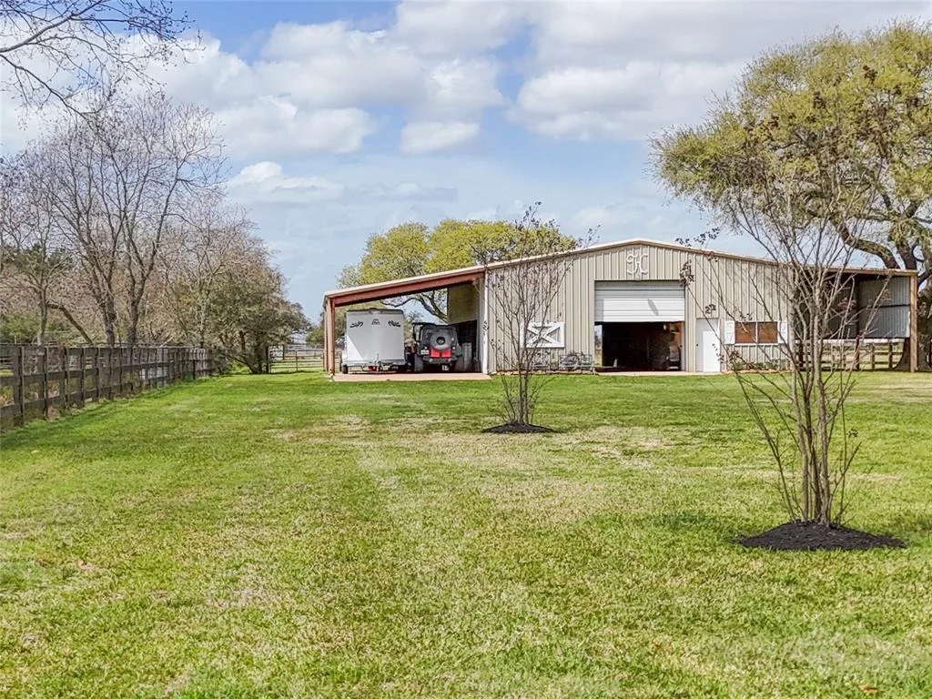 Photo of 21511 Kickapoo Road