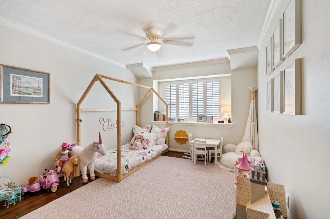 Photo of 1811 Briarpark Drive