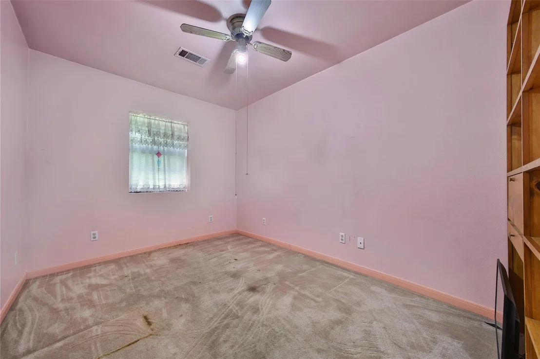Photo of 207 Lone Pine Drive