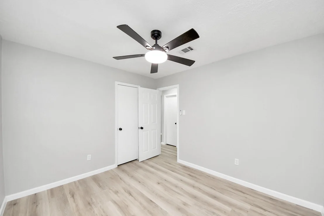 Photo of 5212 Willowview Drive