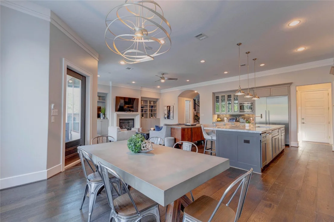 Photo of 2111 Saxon Drive