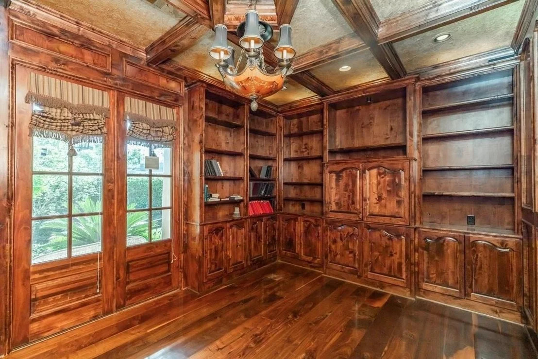Photo of 725 Thomas Road