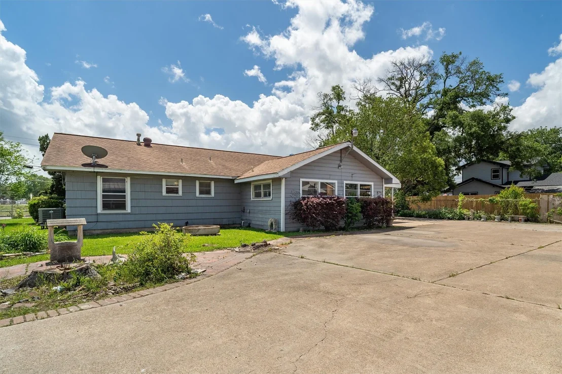 Photo of 7833 Almeda Genoa Road