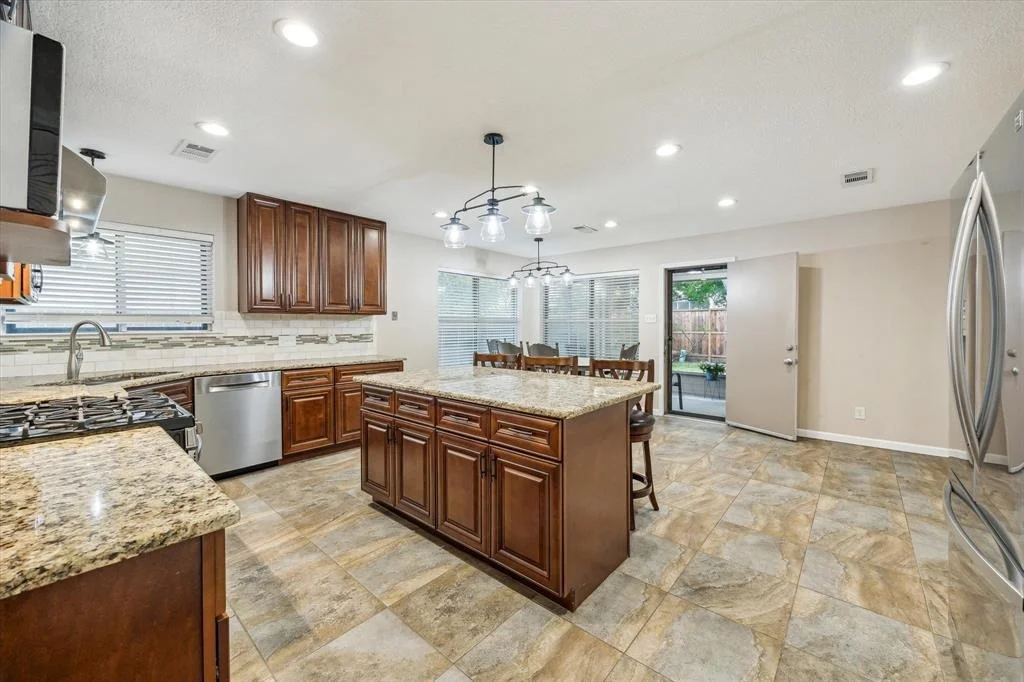 Photo of 4910 Colombia Drive