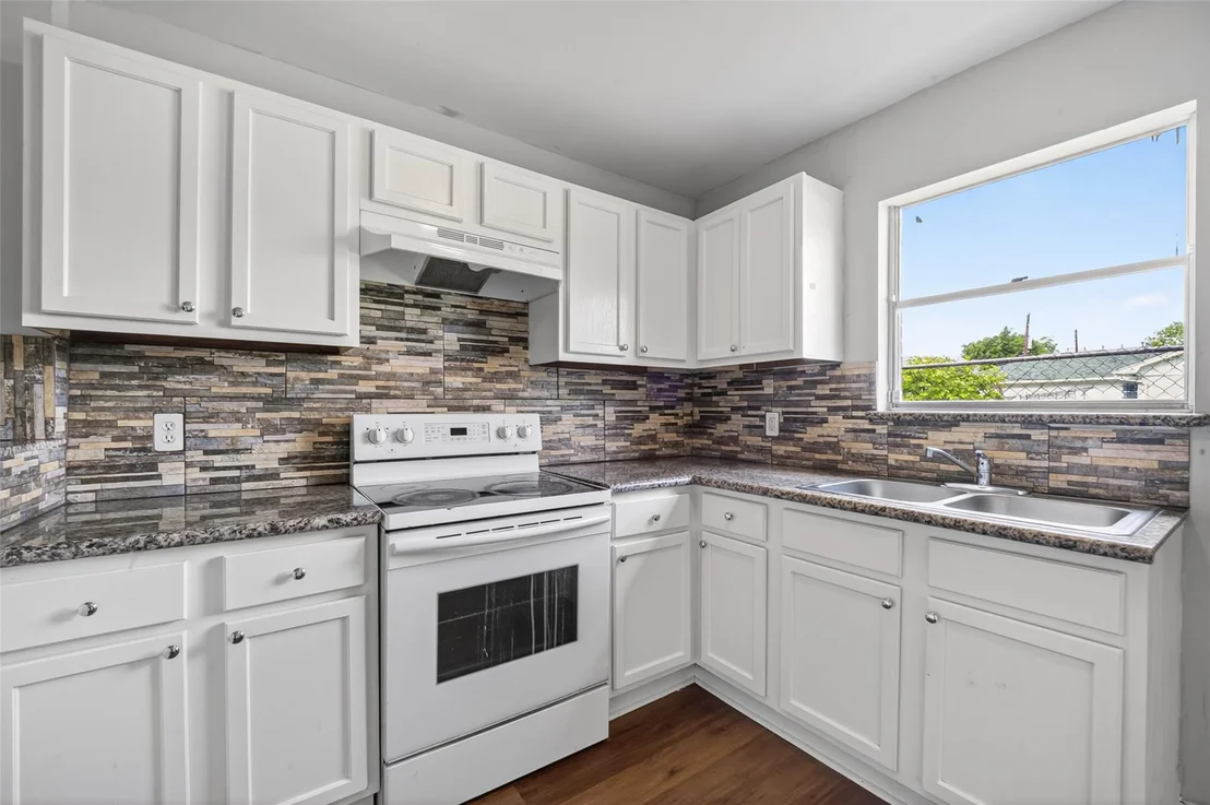 Photo of 3918 Tavenor Lane