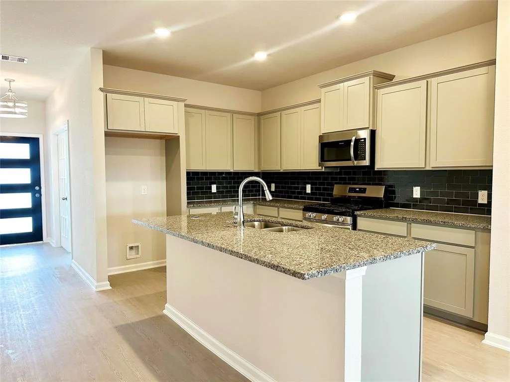 Photo of 805 Apple Blossom Drive