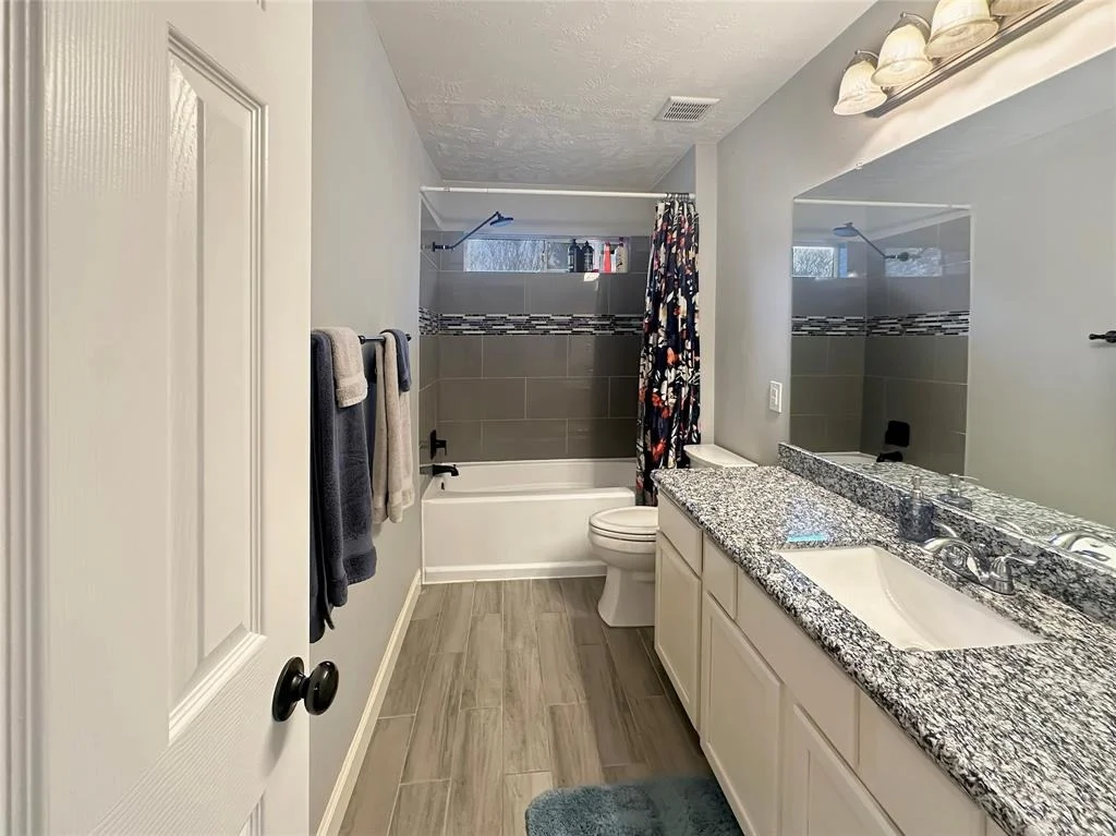 Photo of 23935 Scrivener Lane