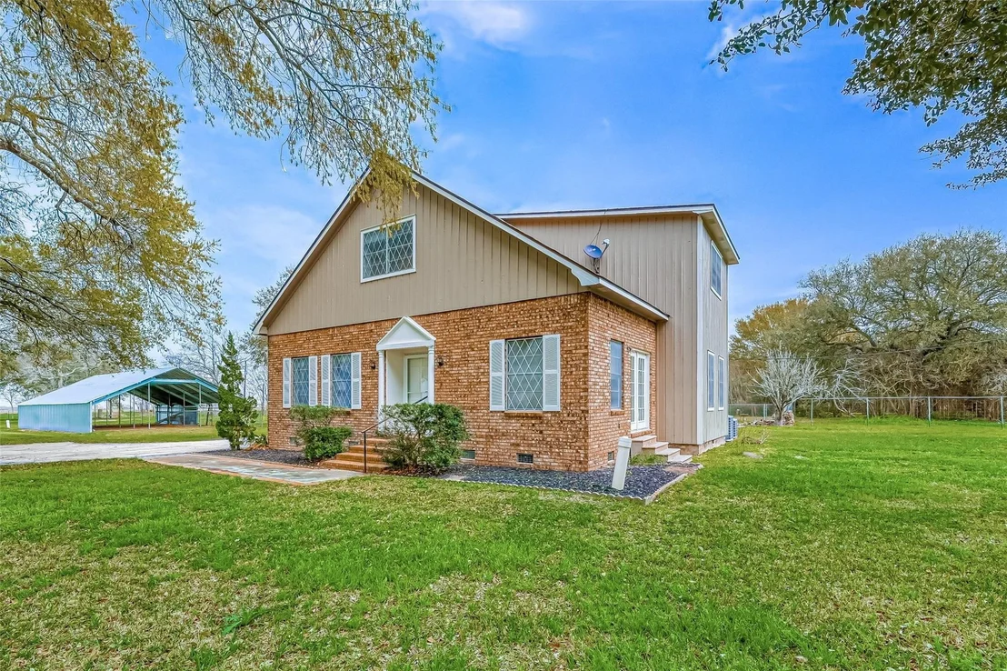 Photo of 1826 County Road 469