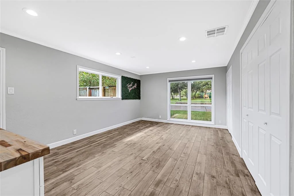 Photo of 5234 Saxon Drive