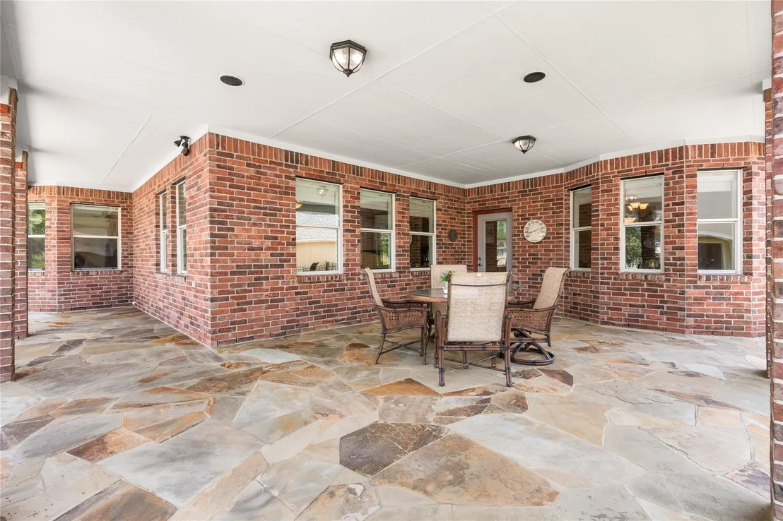 Photo of 5442 Lakeshore Drive
