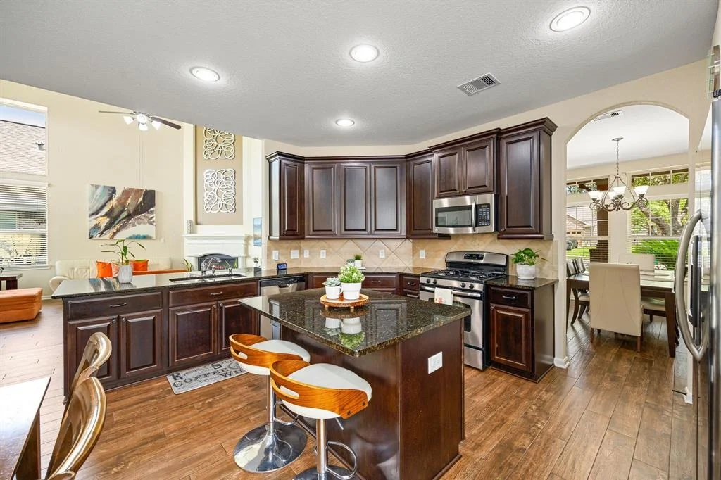 Photo of 6110 Nicholas Lane