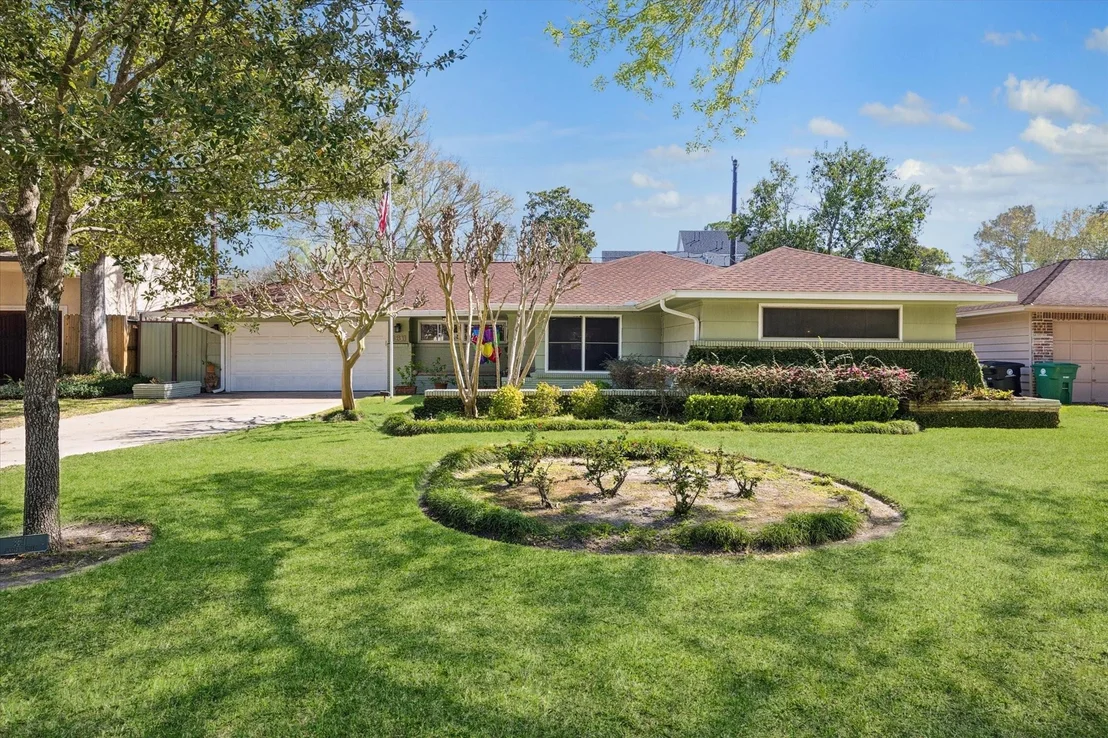 Photo of 8611 Ferris Drive