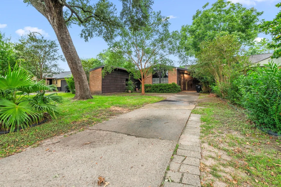 Photo of 7511 Dearborn Street