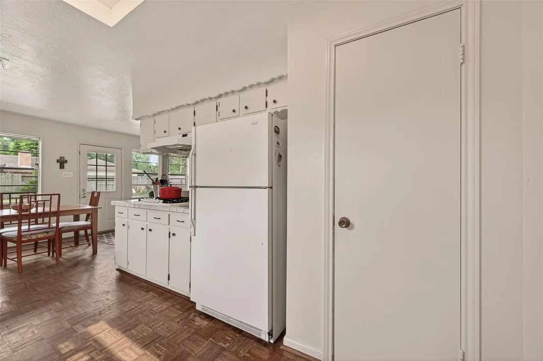 Photo of 9235 Sharpview Drive