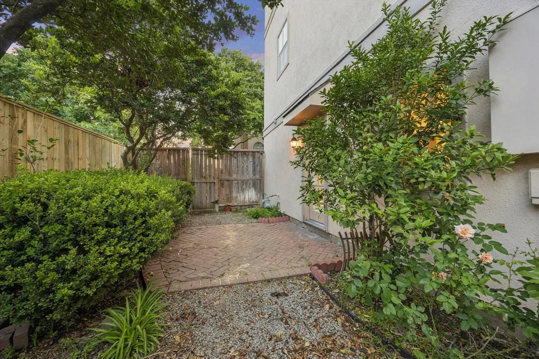 Photo of 2931 Brompton Square Drive