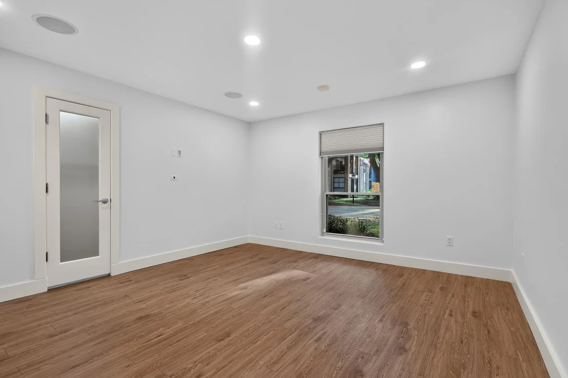 Photo of Unit 63 at 7575 Katy Freeway