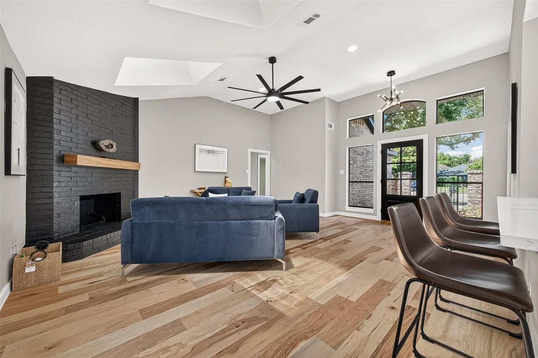 Photo of 15103 Plaza Libre Drive