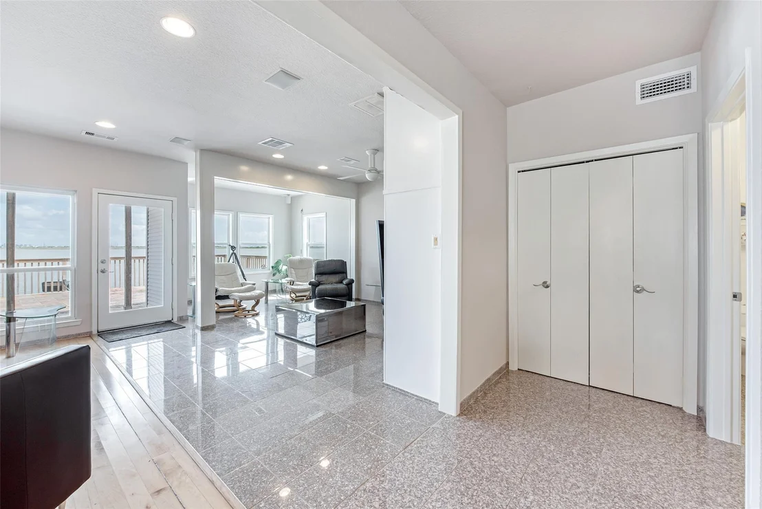 Photo of 1334 Outrigger
