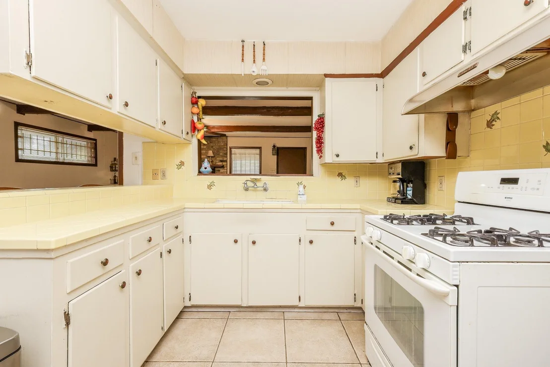 Photo of 6834 Hendon Lane