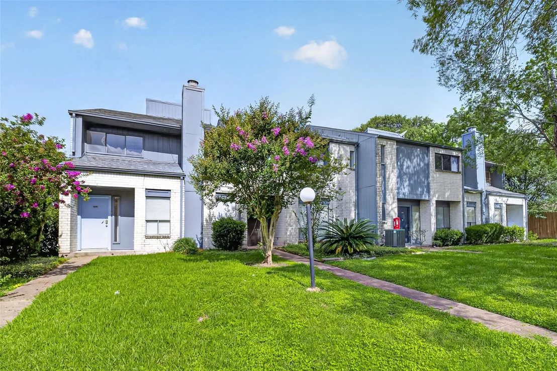 Photo of Unit B at 8310 Augustine Drive
