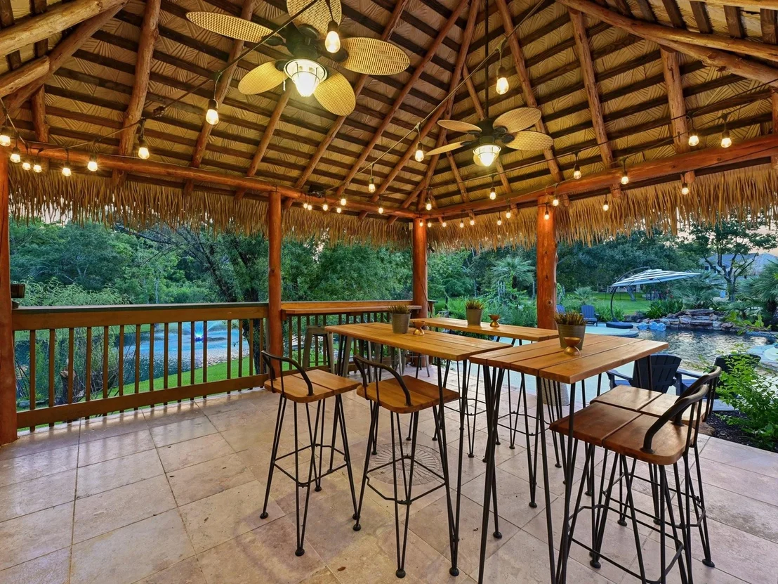 Photo of 2037 Lakeside Drive